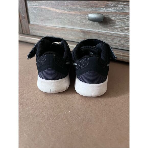 Nike Free Run 2 'Black White size 6 C - Picture 3 of 4